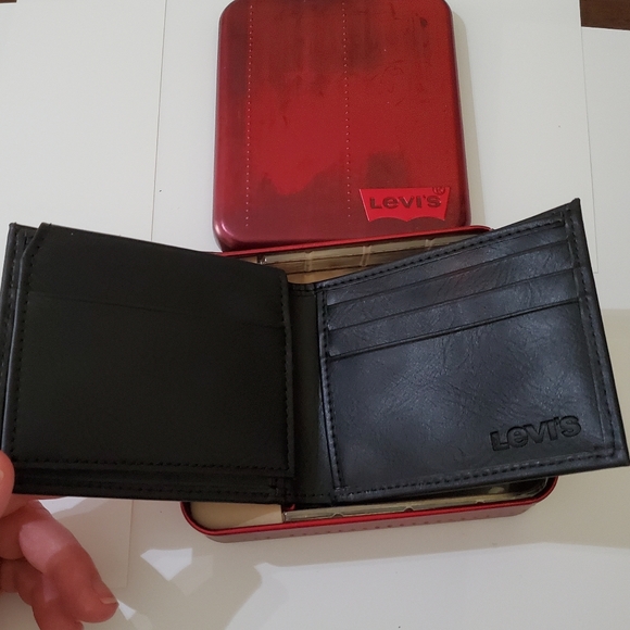 🤩New in box Levi's black mens wallet - Picture 4 of 10